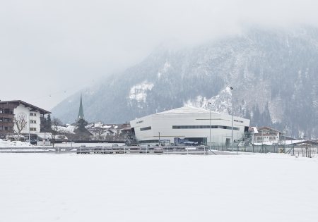 Außenansicht Winter - Congress Zillertal - Europahaus Mayrhofen © David Schreyer