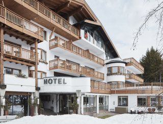 Außenansicht Winter - Hotel Lärchenhof © David Schreyer