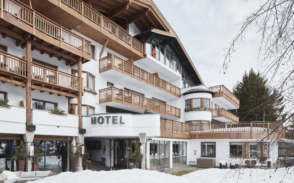 Außenansicht Winter - Hotel Lärchenhof © David Schreyer